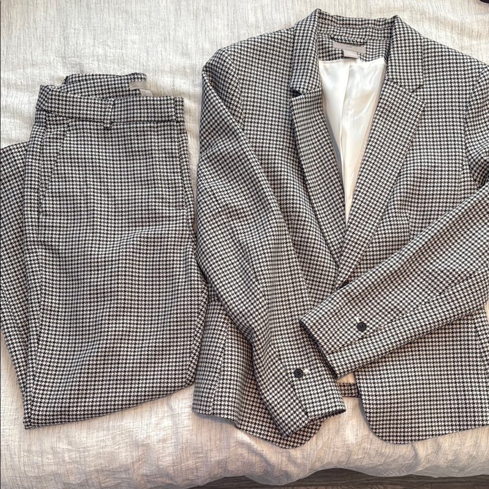 Classic Black and White Houndstooth Women’s Pant Suit